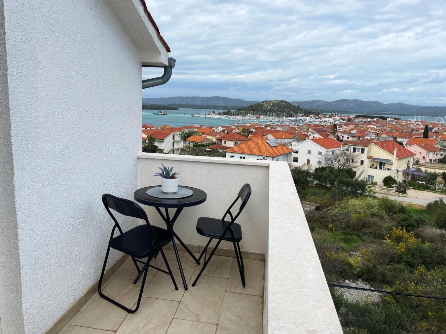 Apartments Kostelic Murter Quarto foto
