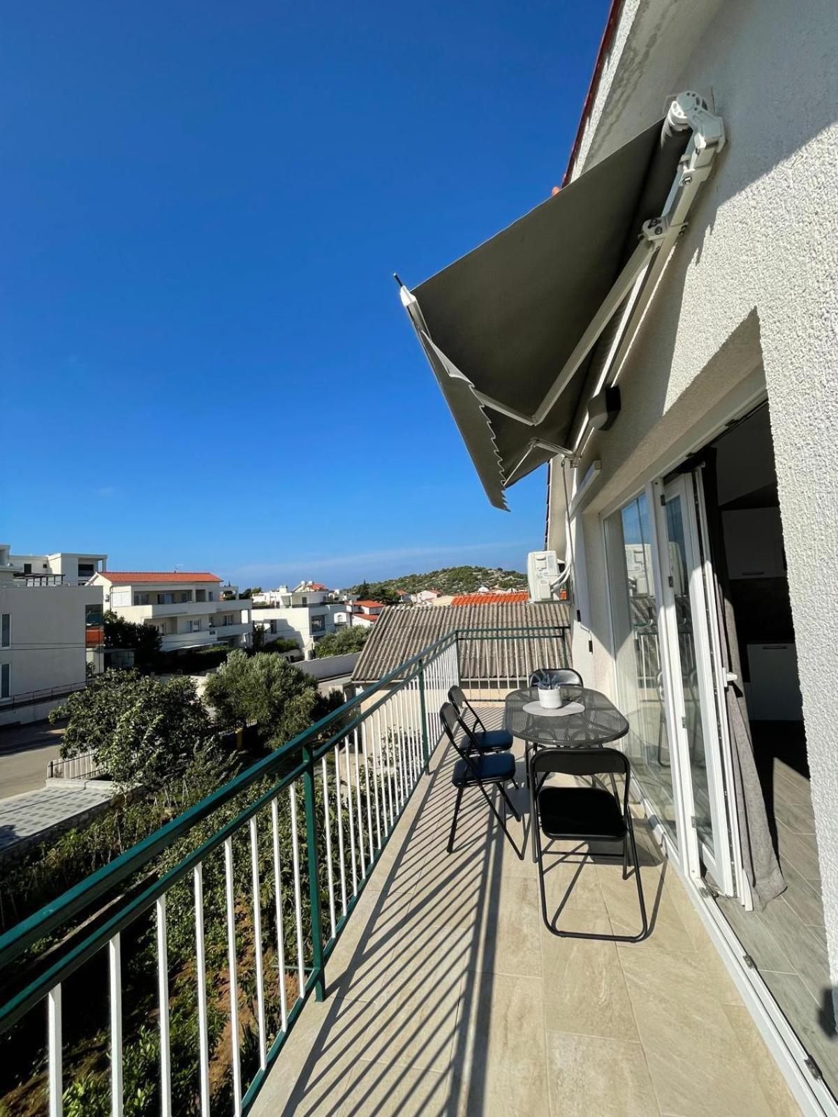 Apartments Kostelic Murter Quarto foto